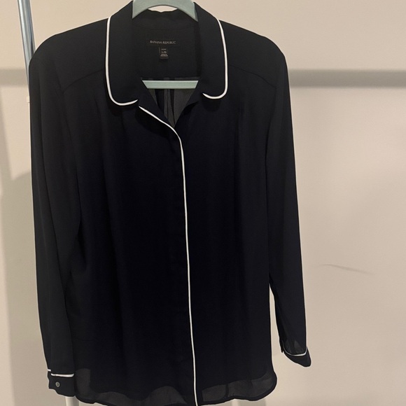 Banana Republic Dark Blue Shirt with White Piping in excellent condition. - Picture 1 of 7